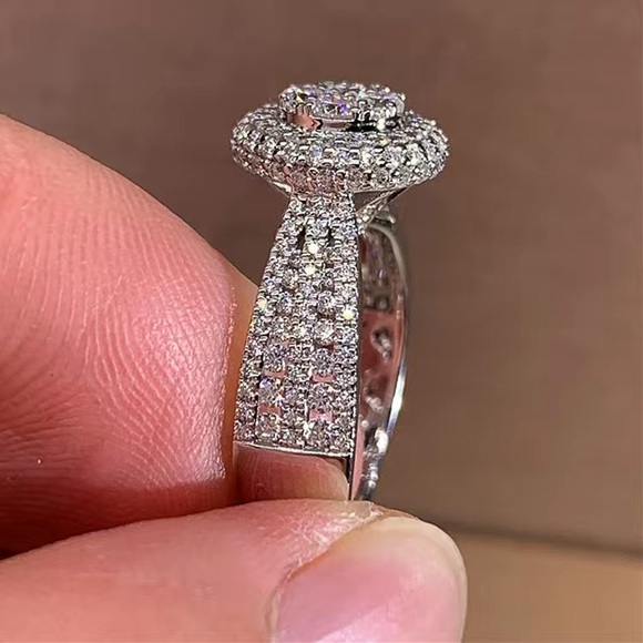Women’s Diamond Pave Ring Size-8 - Picture 4 of 4